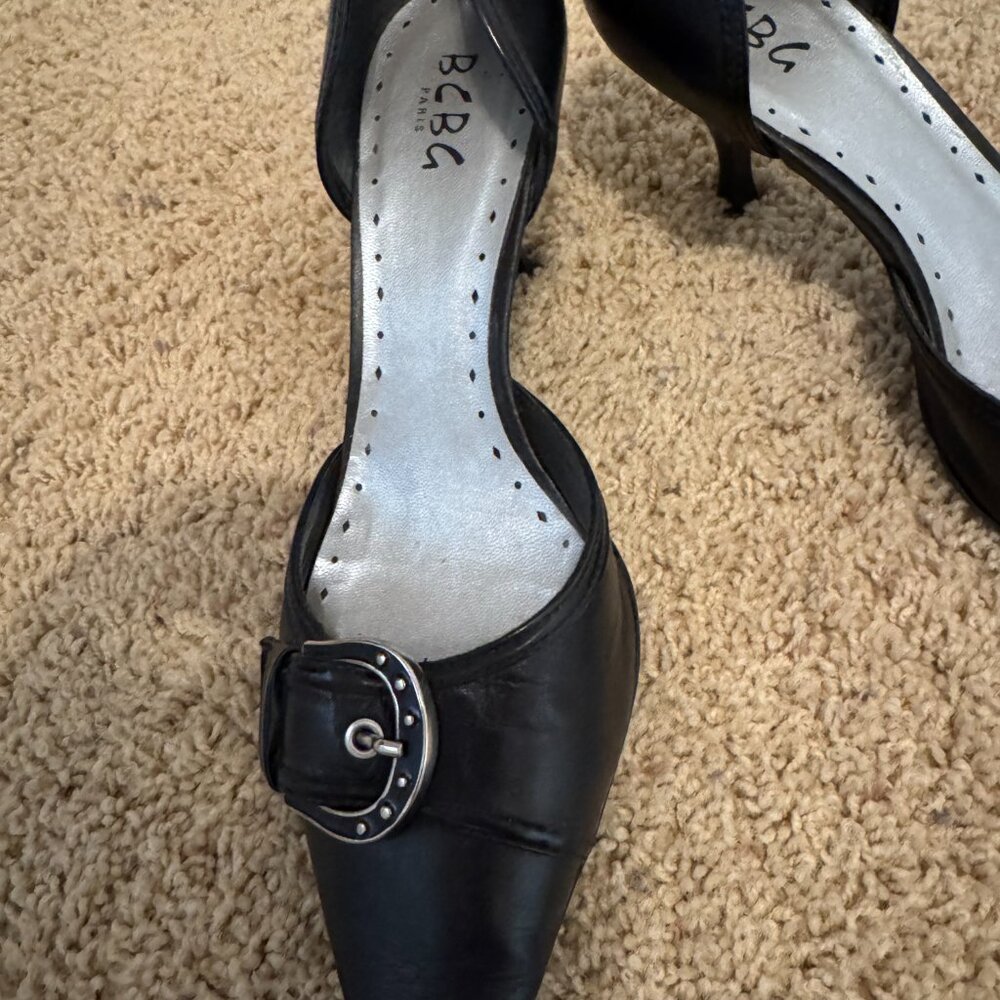 BCBG BLACK KITTEN HEEL